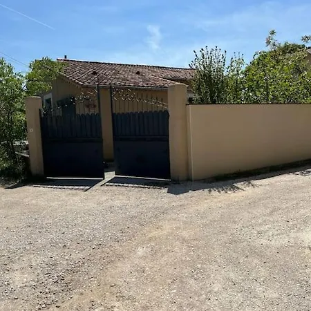 Villa Climatise Avec Piscine Et Jacuzzi Carpentras Exterior photo