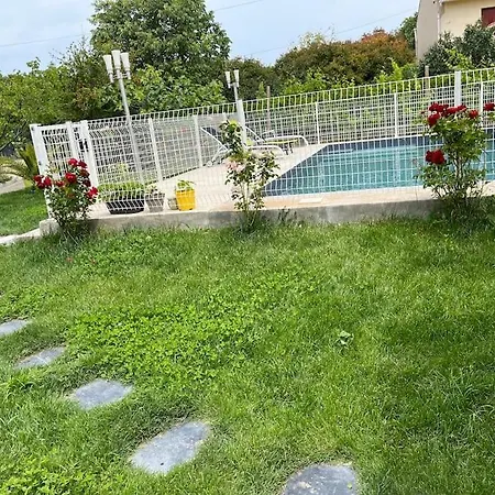 Villa Climatise Avec Piscine Et Jacuzzi Carpentras Exterior photo