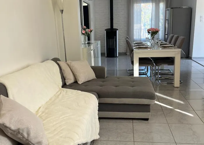 Villa Climatise Avec Piscine Et Jacuzzi