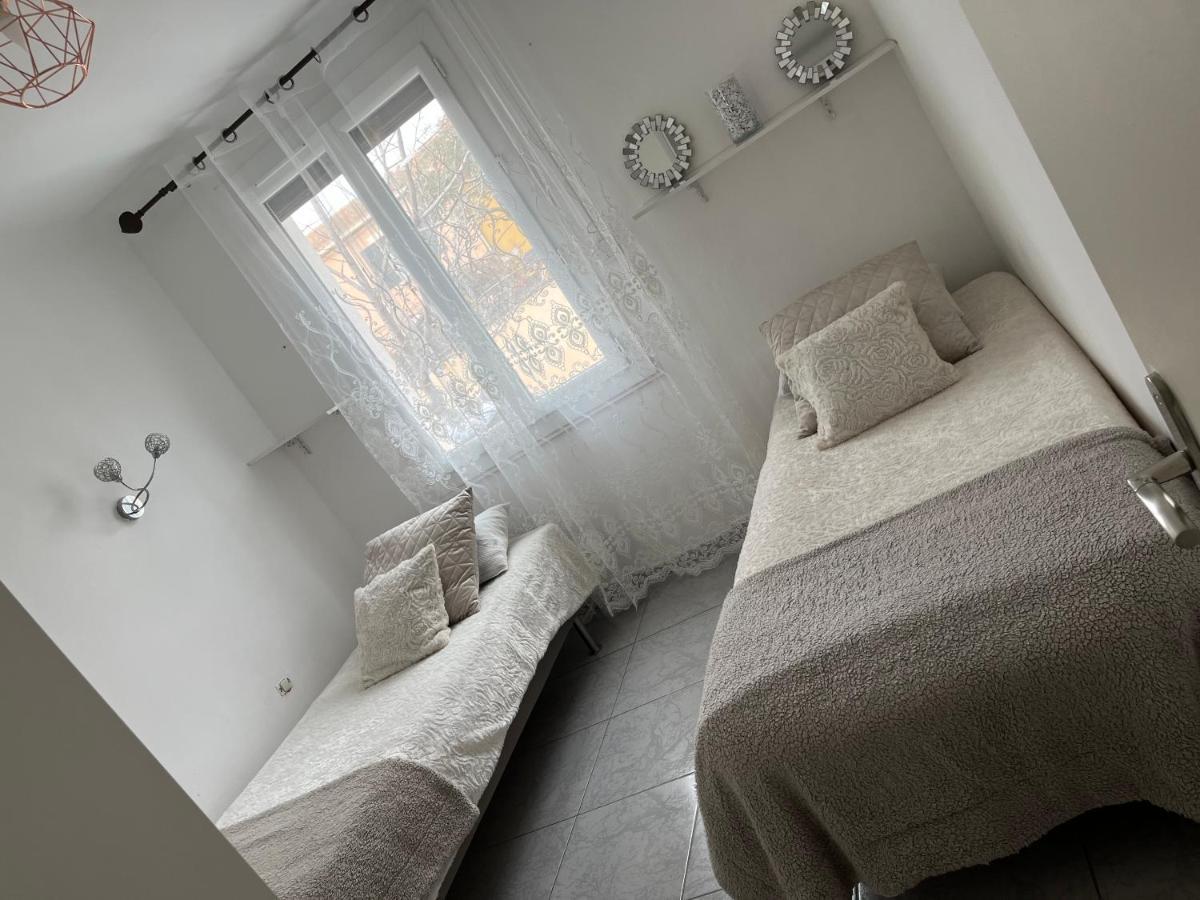 Holiday home Climatise Avec Piscine Et Jacuzzi