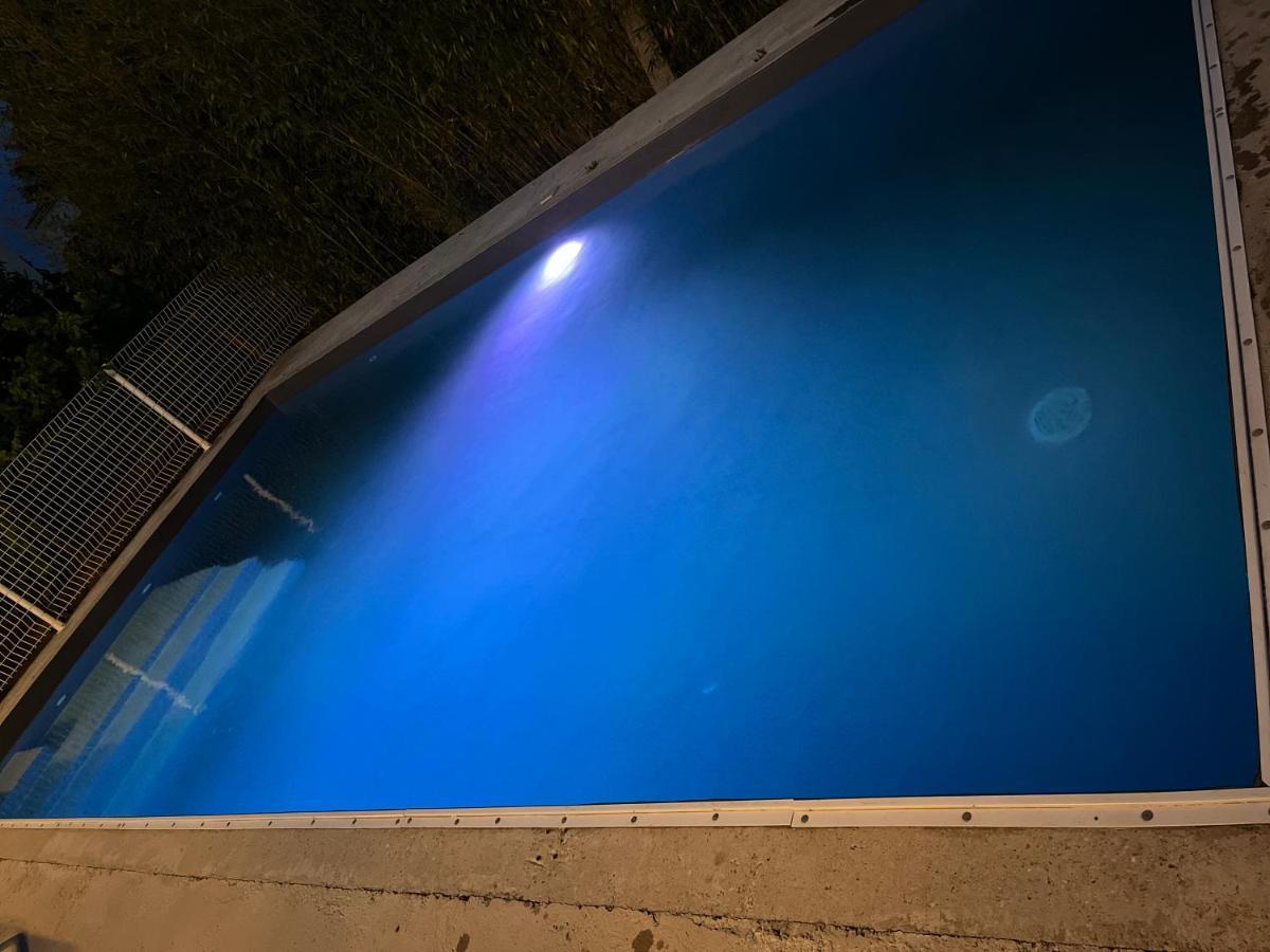 Holiday home Climatise Avec Piscine Et Jacuzzi