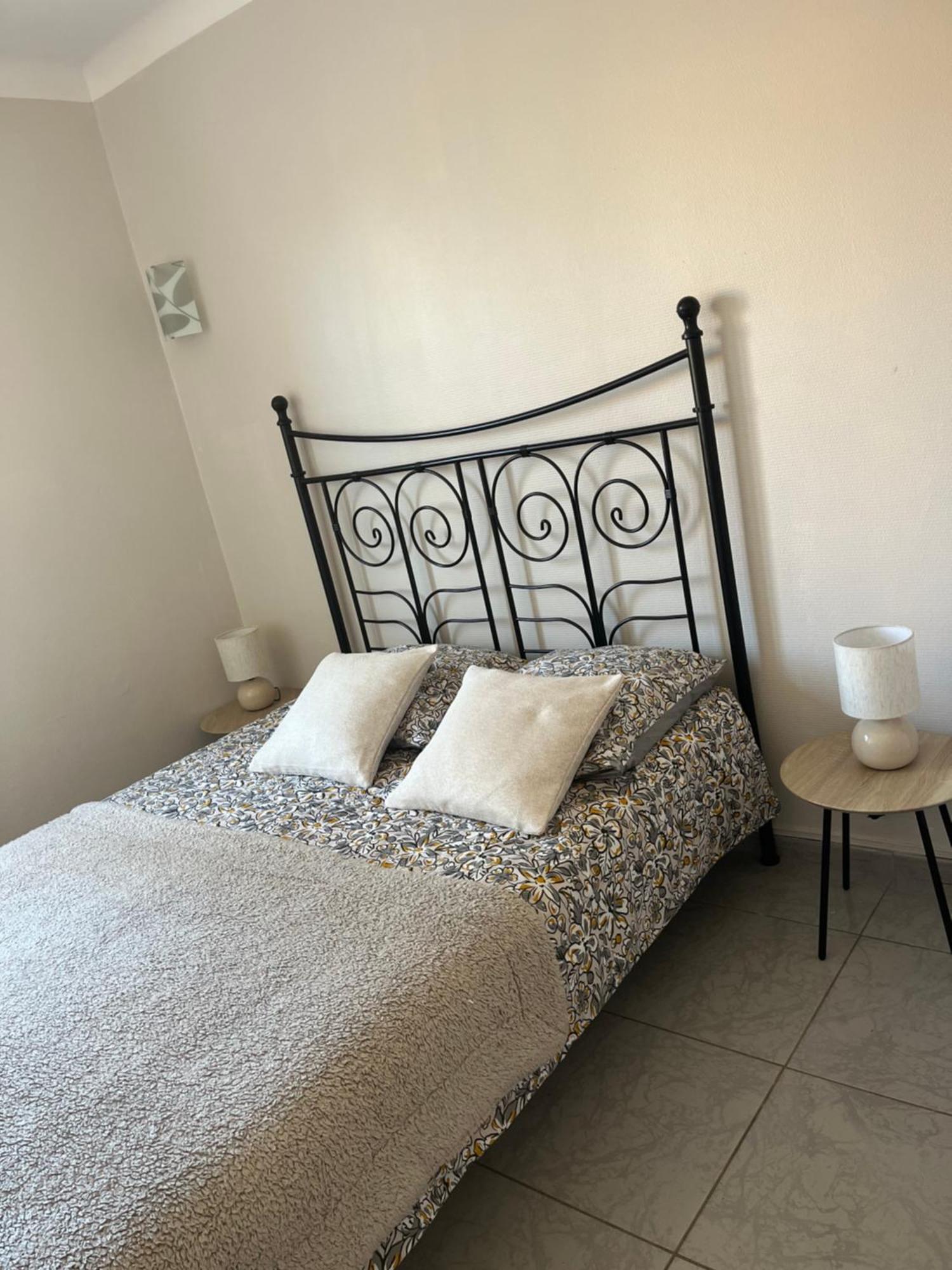 Climatise Avec Piscine Et Jacuzzi Holiday home Carpentras